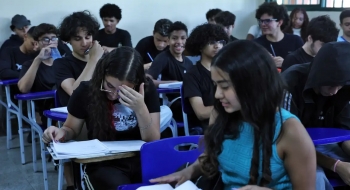 Pé-de-Meia será depositado na conta de alunos a partir de terça-feira